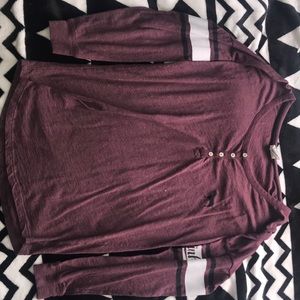 Long sleeve maroon tee